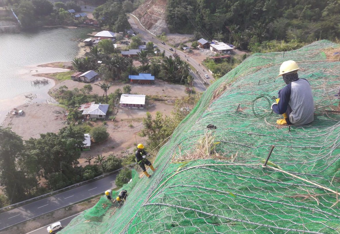 SENTANI NATIONAL ROAD ROCKFALL PROTECTION