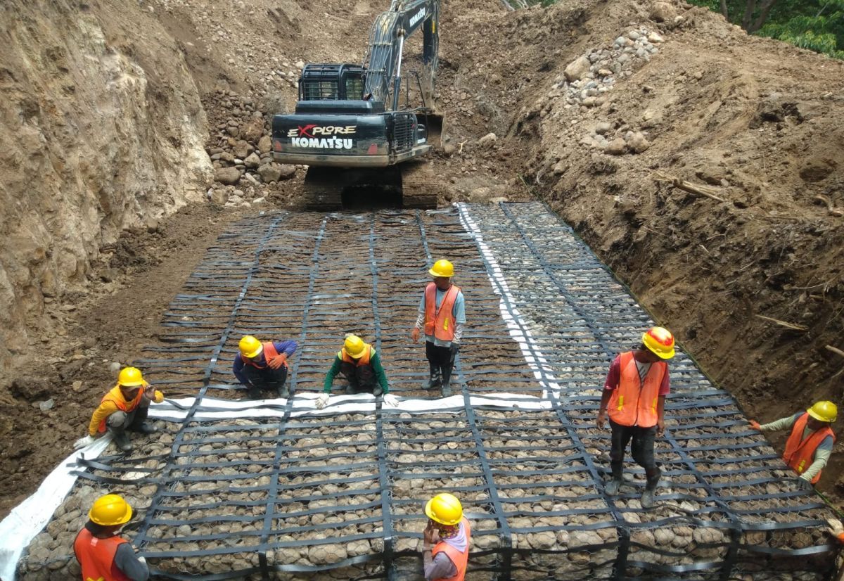 PARAMESH WALL FOR BAJO – MALAWATAR ROAD SEGMENT