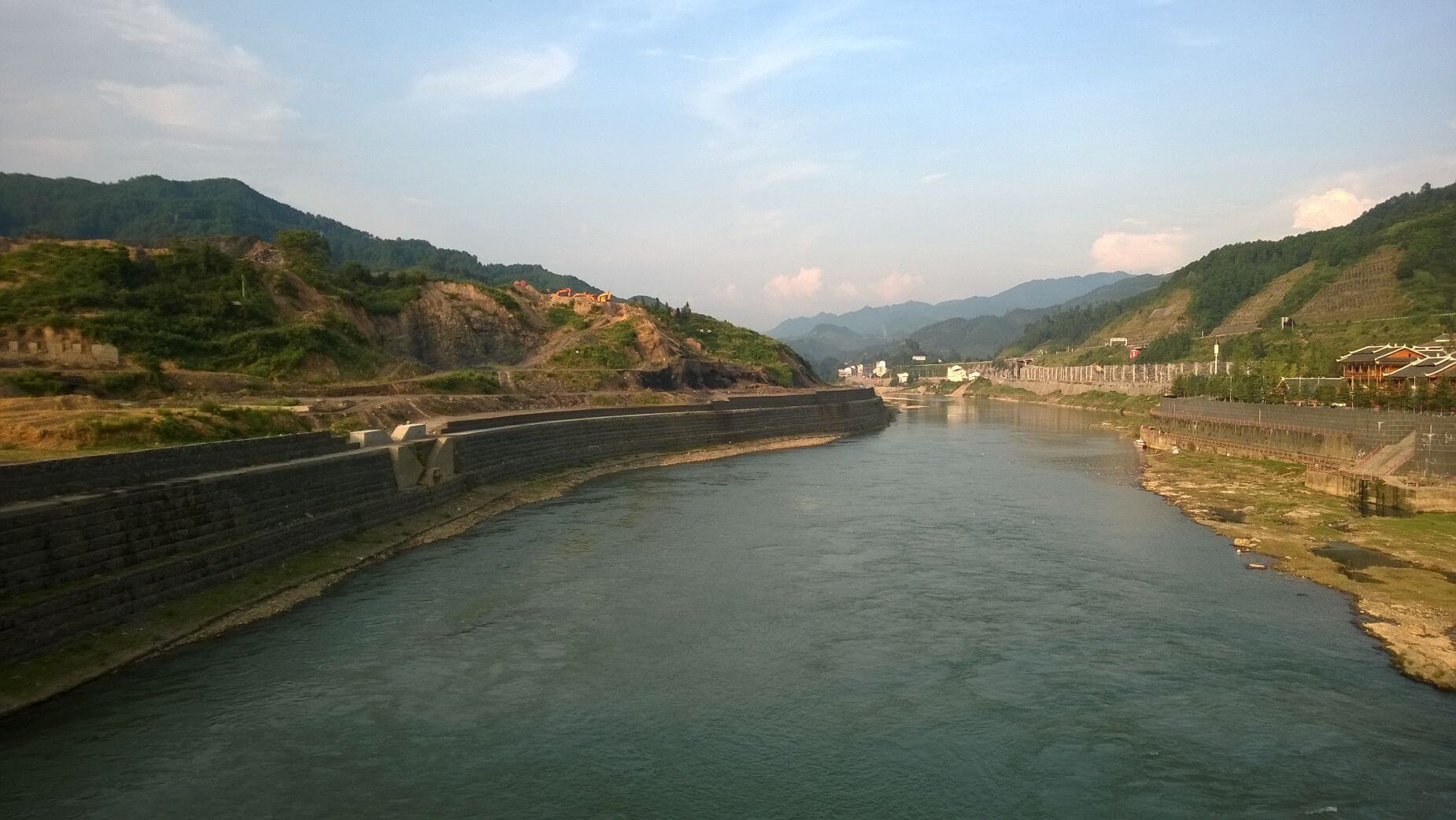 Obras de Proteção Costeira e Fluvial