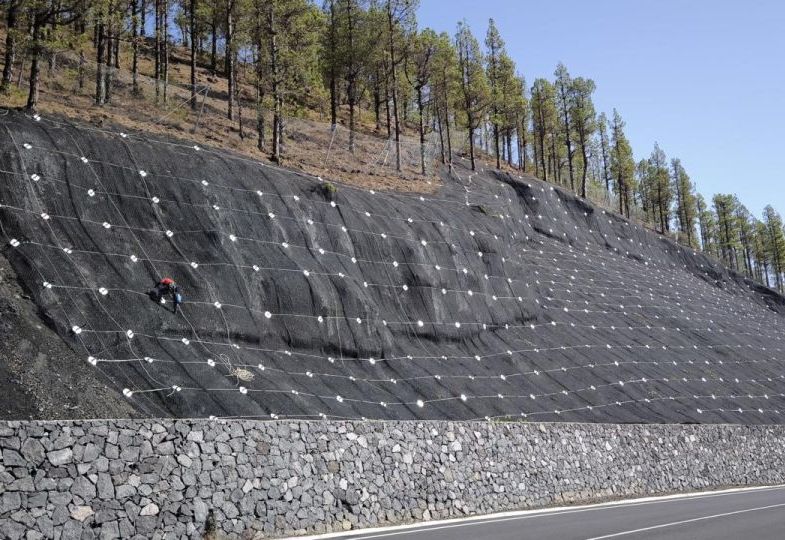 MITIGACIÓN DE RIESGOS EN TALUDES DE LA CARRETERA LP-2