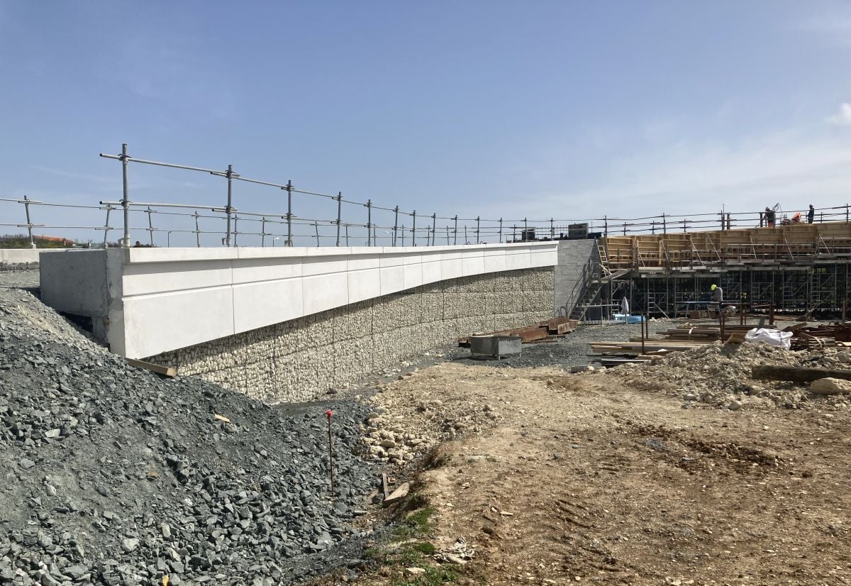 CONSTRUCTION D’UNE PASSERELLE BUS, PÉAGE DE L’ILE DE RÉ