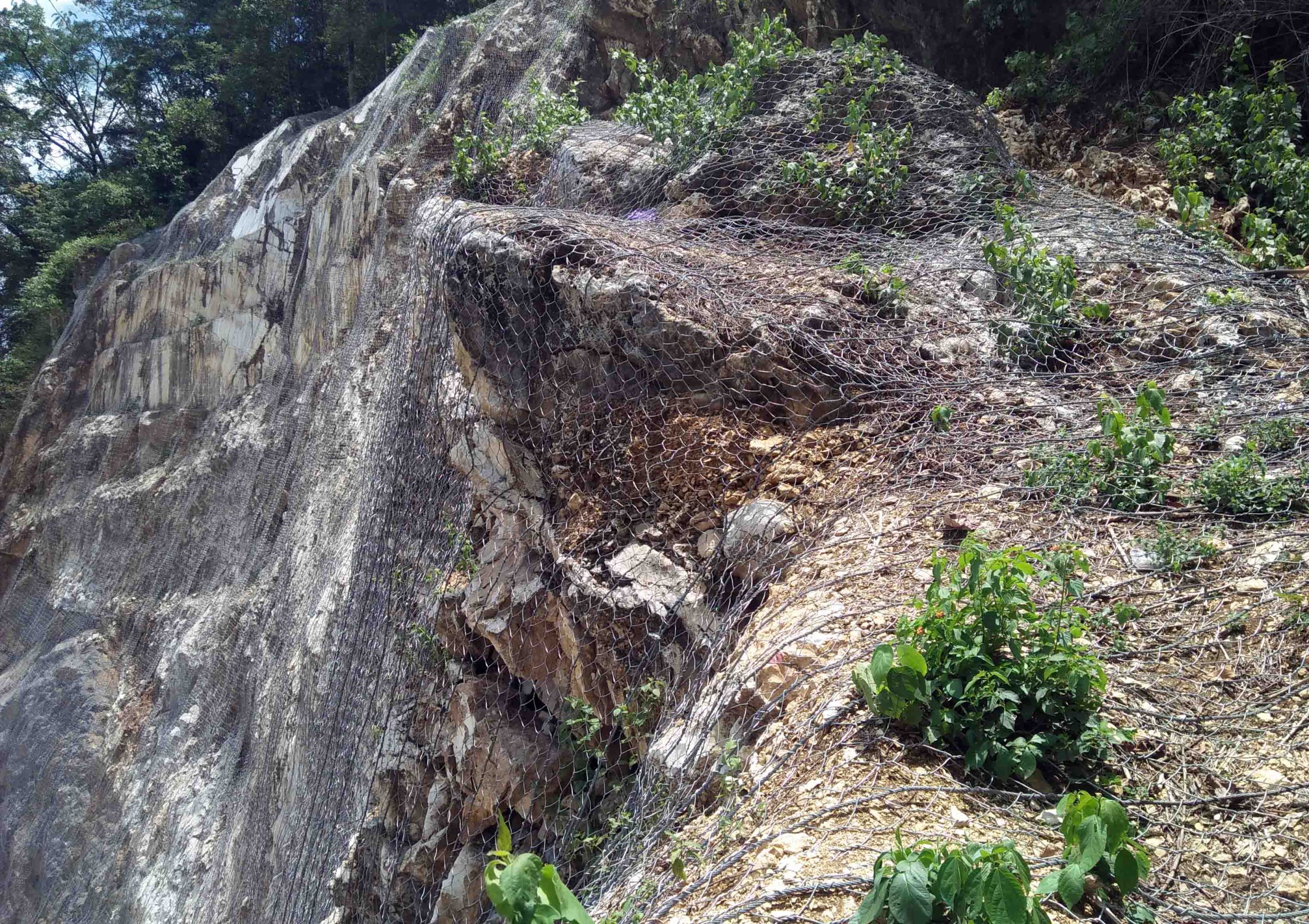 Rockfall Drapery System from Maccaferri for Elevated Road in Maros, South Sulawesi