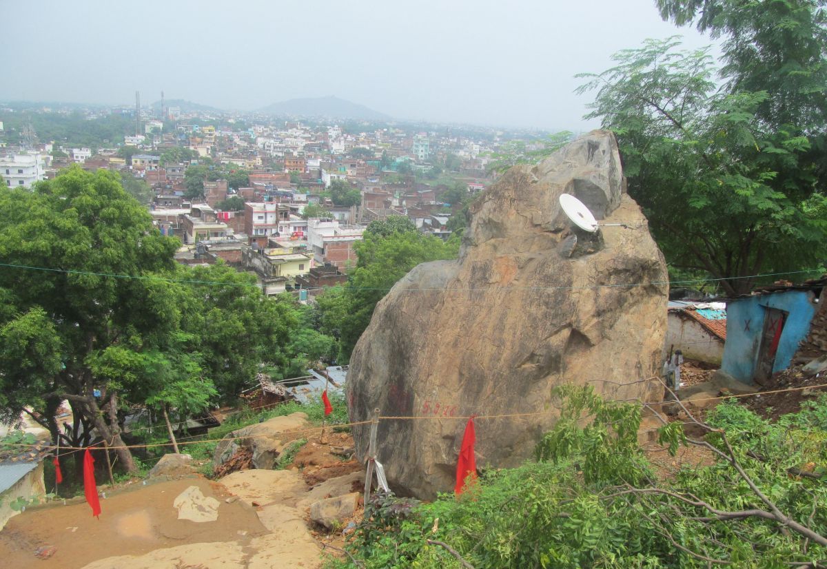 DISMANTLING WORKS OF UNSTABLE ROCK BOULDER LOCATED AT GAYA, BIHAR