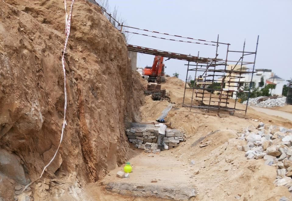 SLOPE STABILISATION- BOTTOM WALL OF ‘THE PROMONT’ HOUSING PROJECT