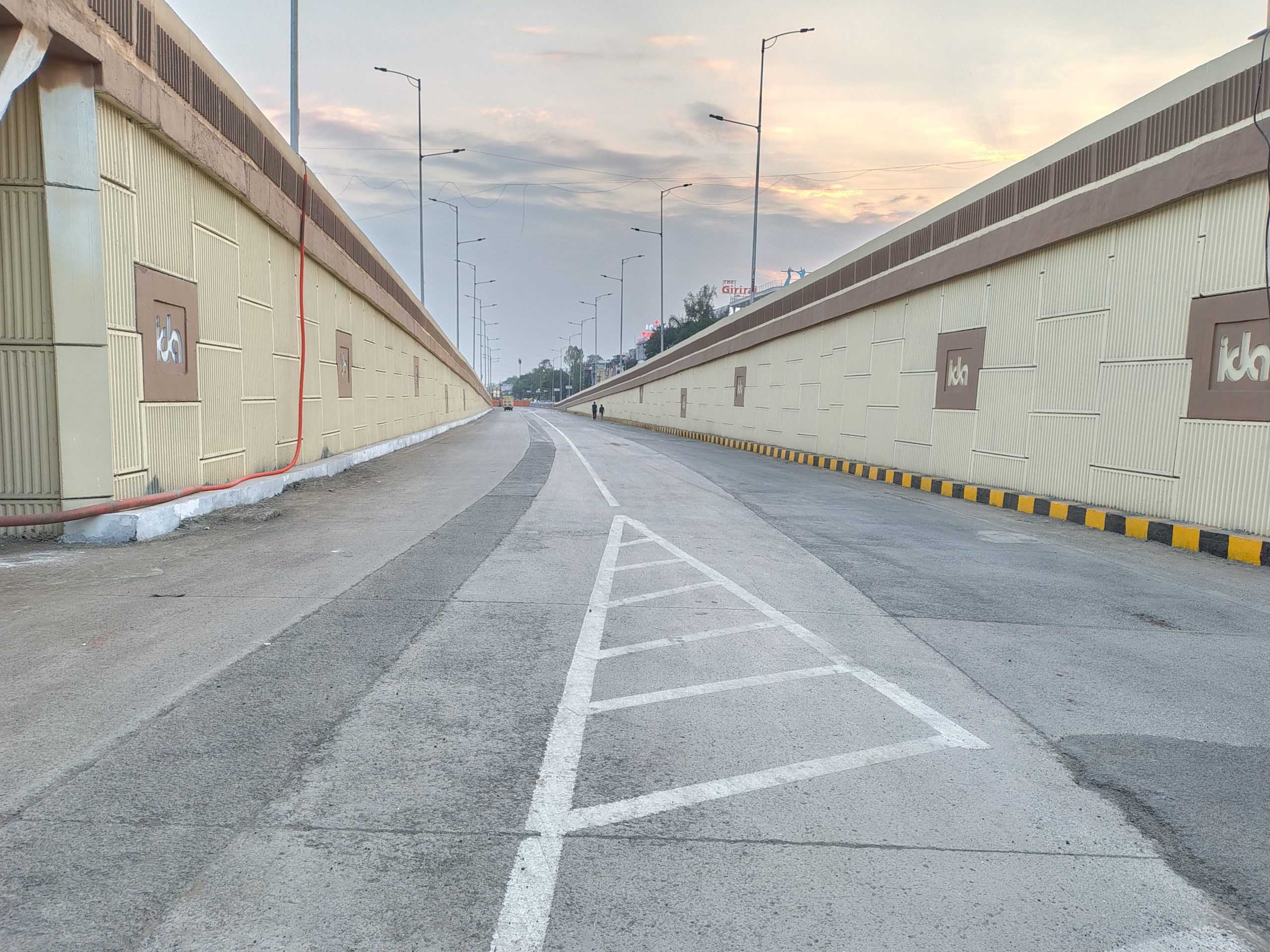 Reinforced Soil Wall at Bhawarkuwa Square Along BRTS, Indore