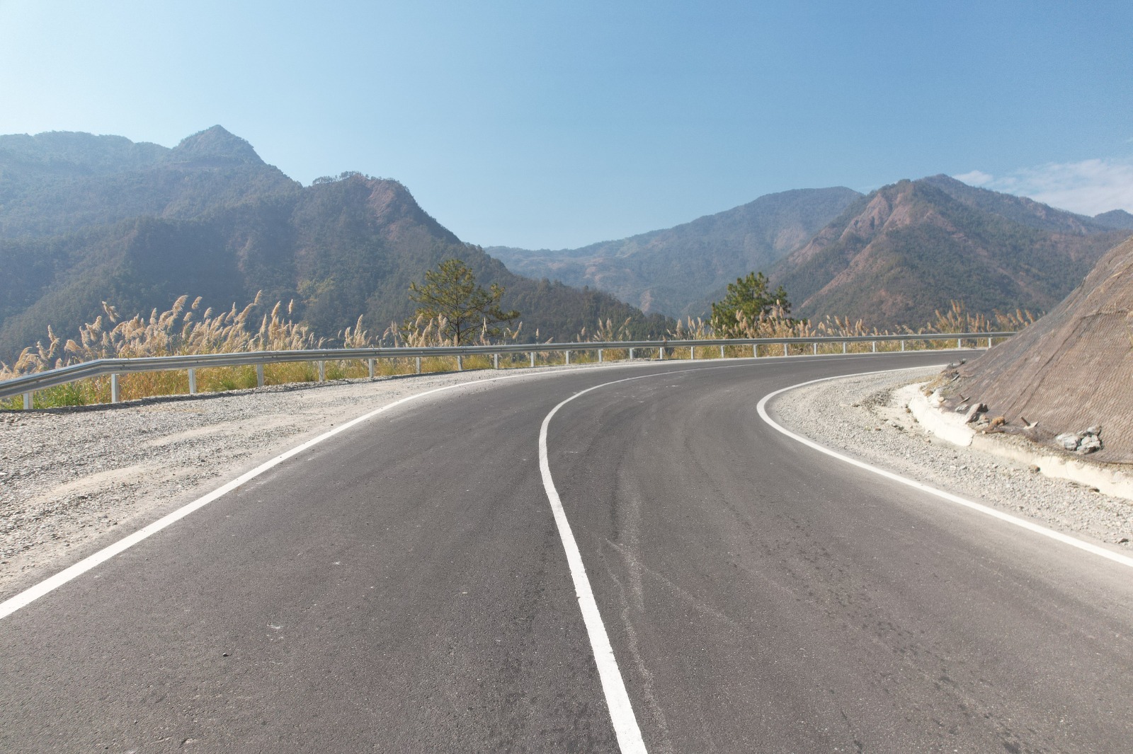Sustainable Pavement Stabilisation for Strategic Border Connectivity Sustainable Pavement Stabilisation for Strategic Border Connectivity