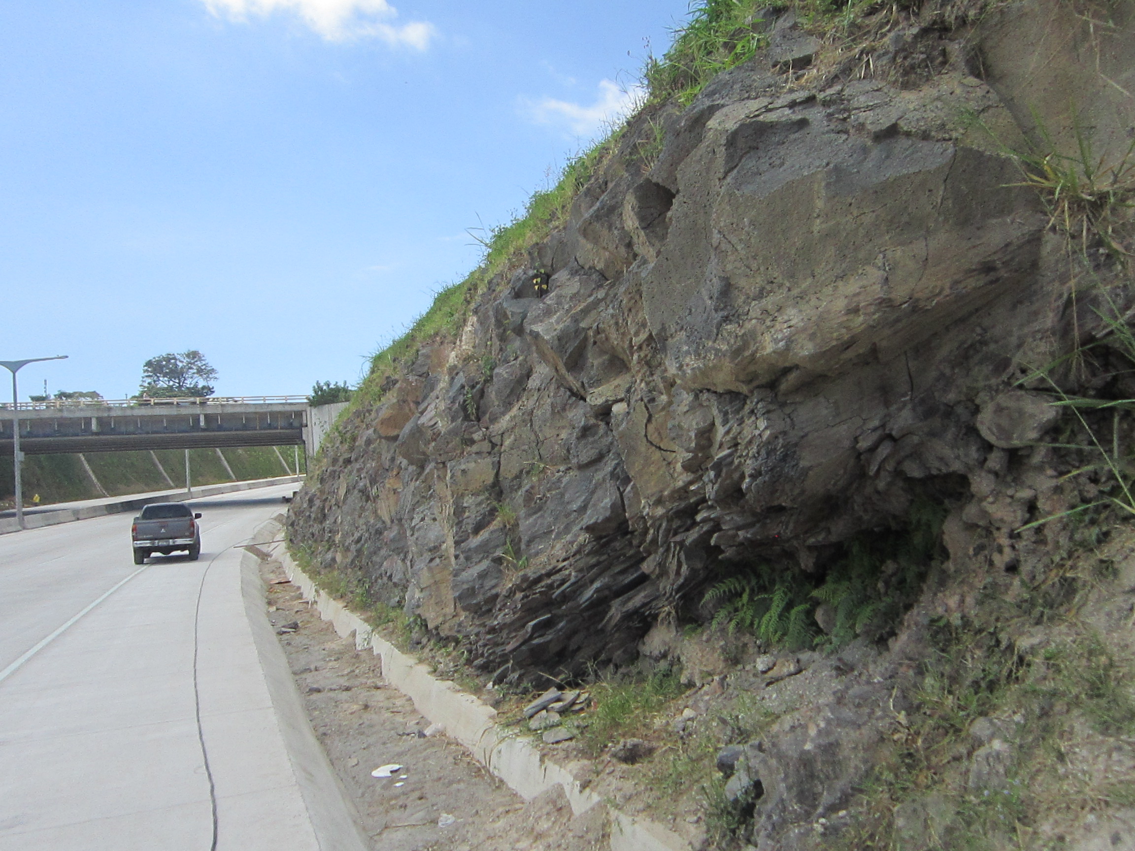 qué tipo de malla usar para el control de caída de rocas