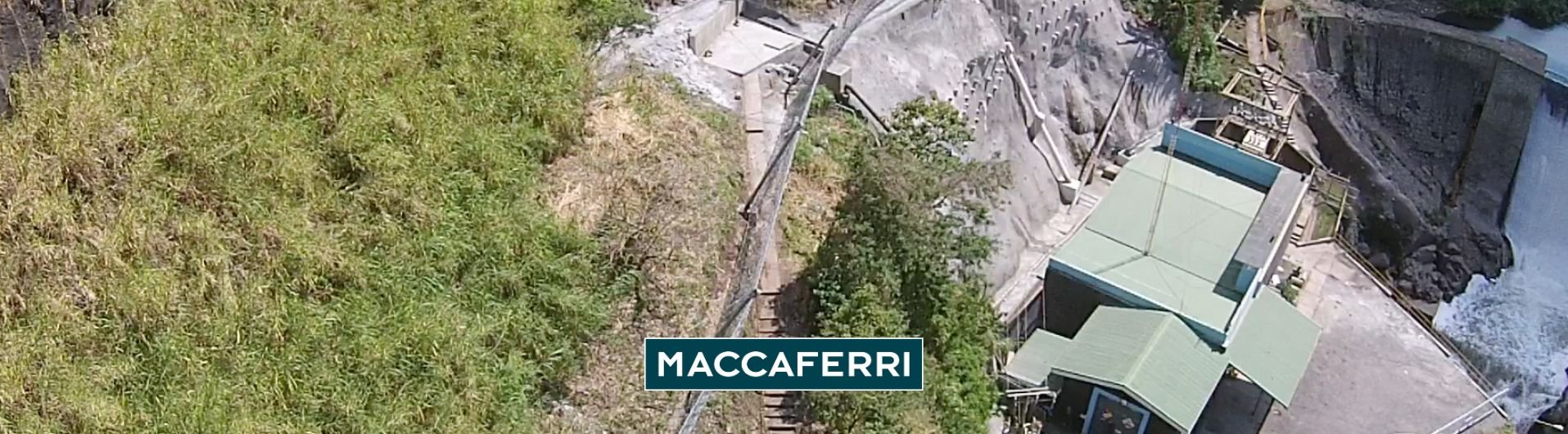 Barreras dinámicas: 3 beneficios para el control de caídos en talud rocoso 