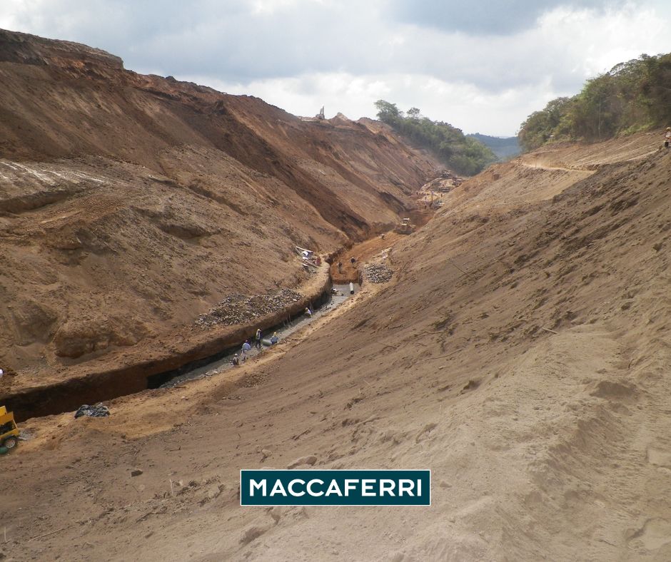Drenaje de agua de lluvias en residencial los sueños en el salvador