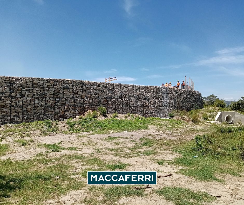 Obra con gaviones en Honduras
