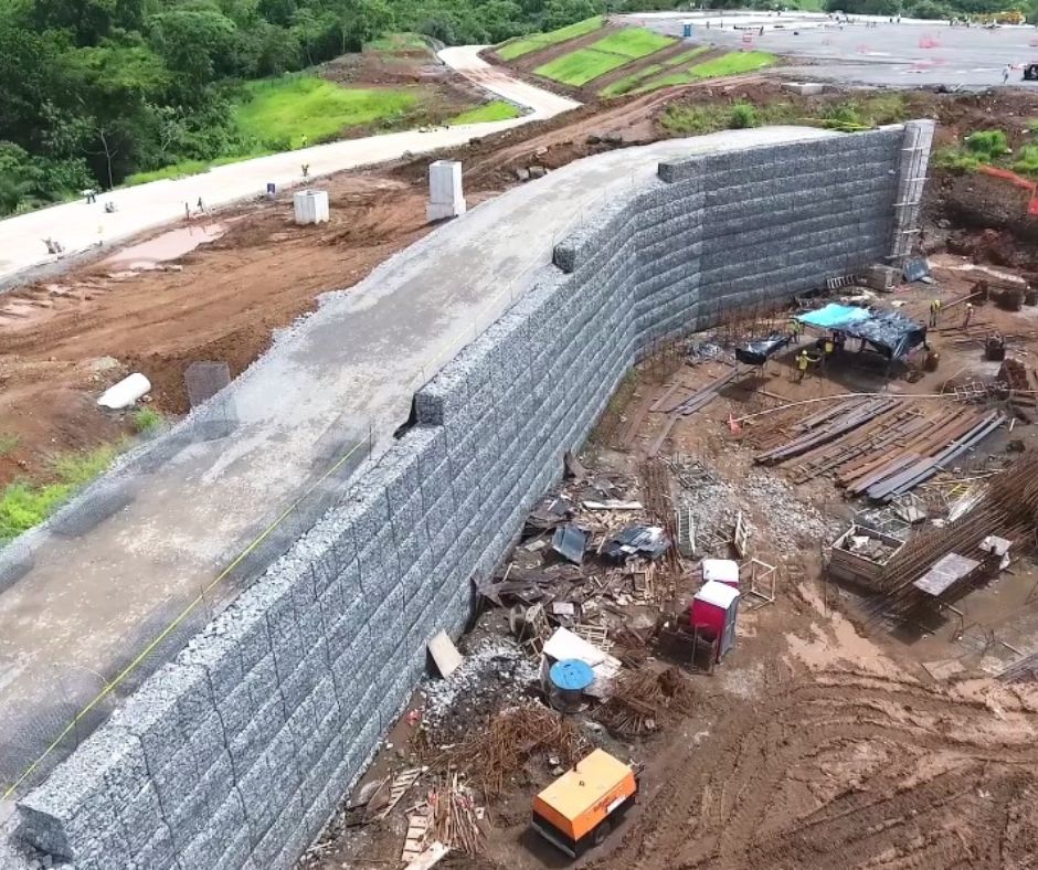 Rampa de acceso con sistema TerraMesh