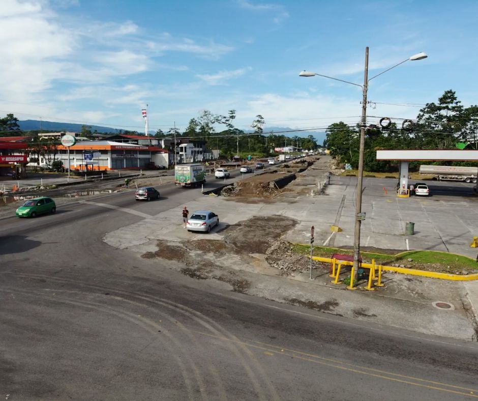 Cruce vial Santa Clara Ruta 32 en Costa Rica
