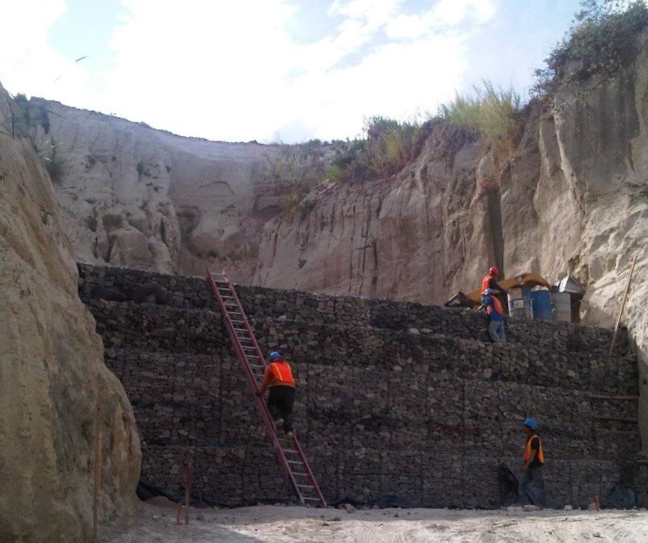 Muro de suelo reforzado con terramesh system
