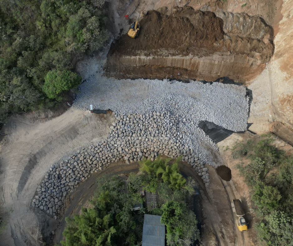 Riesgos por erosión de talud en Valladolit Costa Rica