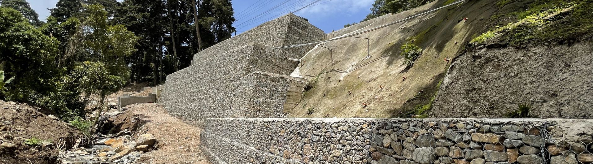 Estabilización y Protección de Taludes en el Condominio Santa Rosalía La Laguna, Guatemala 