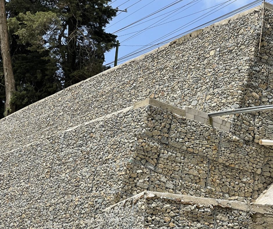 Estructura en suelo reforzado final en Santa Rosalía La Laguna Guatemala