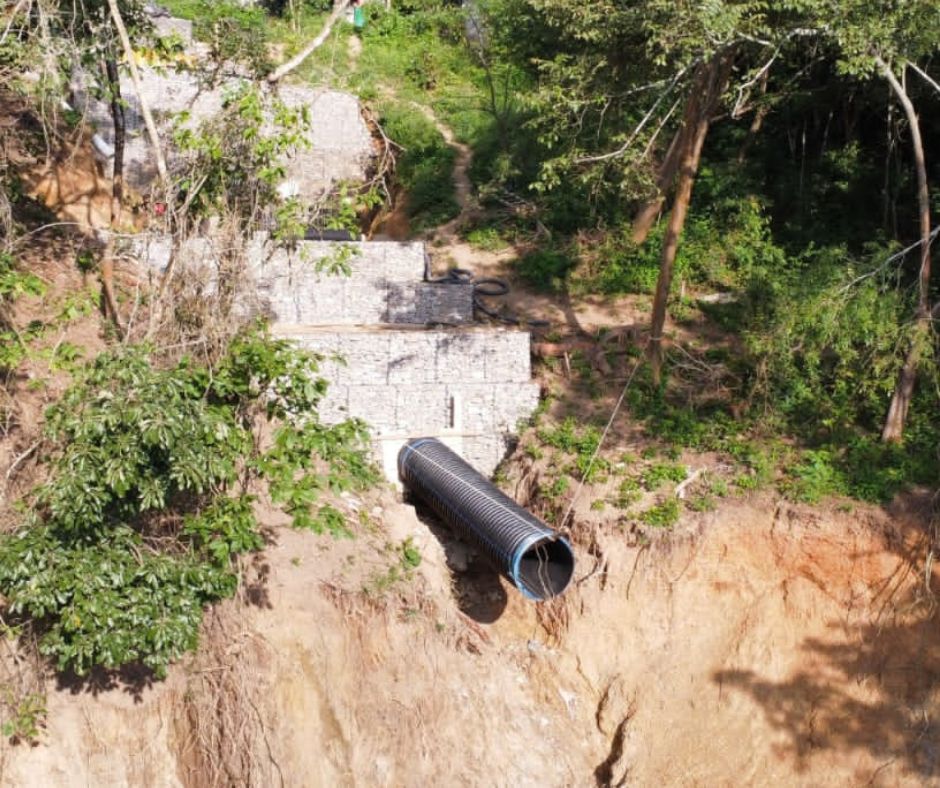 Geosintéticos y gaviones en talud de Loma Tendida Guatemala