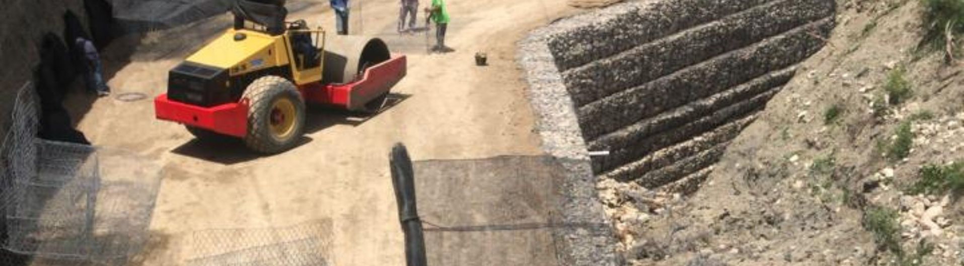Estabilización de talud en República Dominicana: la efectiva combinación de geosintéticos y malla de acero doble torsión 