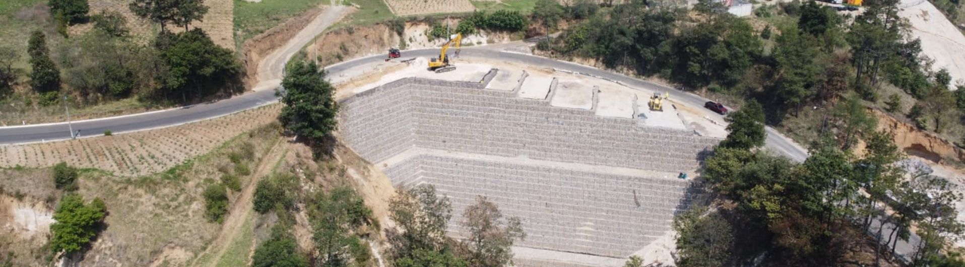 Estabilización de camino en Totonicapán, Guatemala con muro mecánicamente estabilizado y geosintéticos