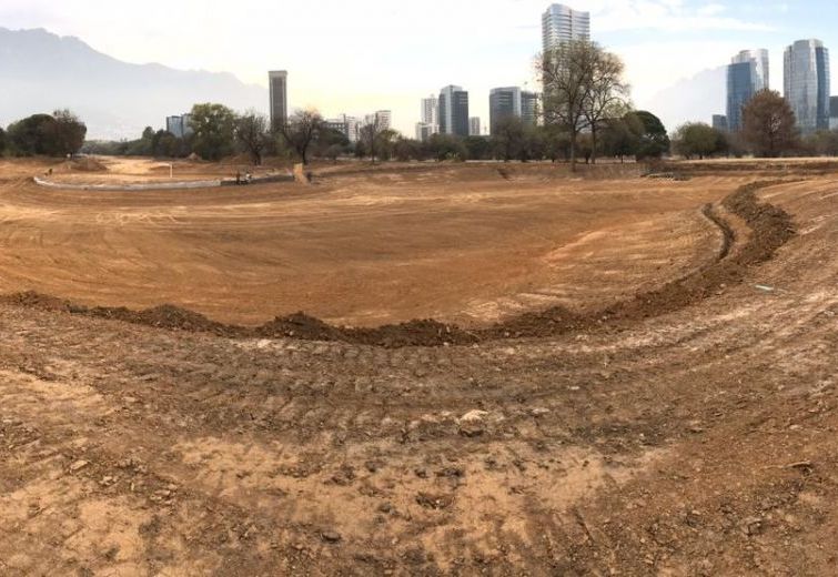 GEOMEMBRANA PARA LAGO ARTIFICIAL