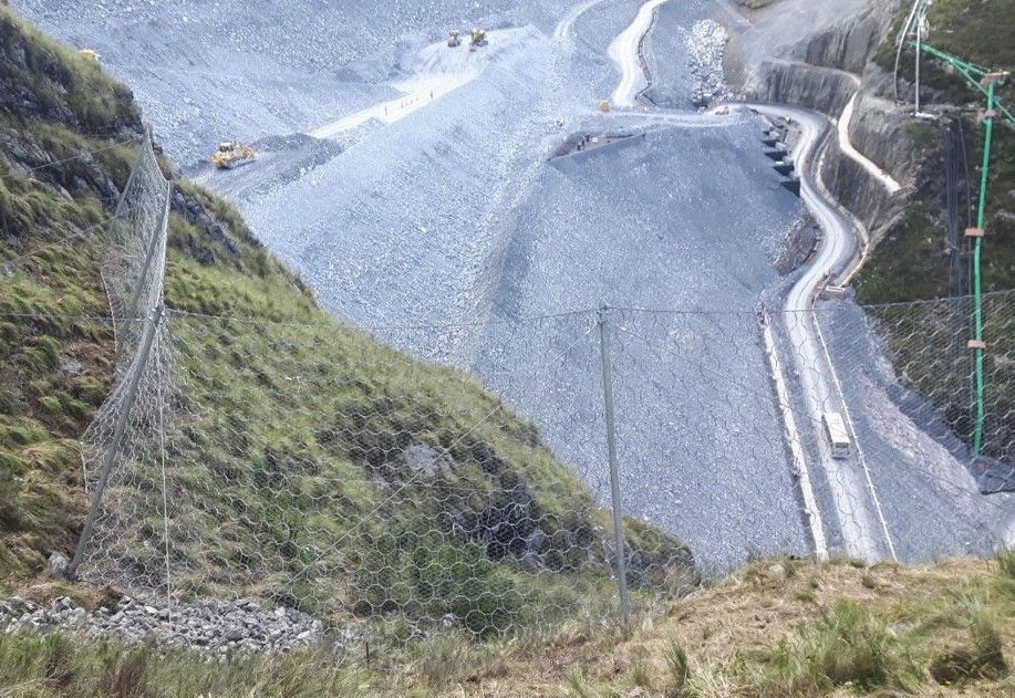 BARRERAS DINÁMICAS EN SEEPAGE Y ESPALDÓN BARRERAS DINÁMICAS EN SEEPAGE Y ESPALDÓN