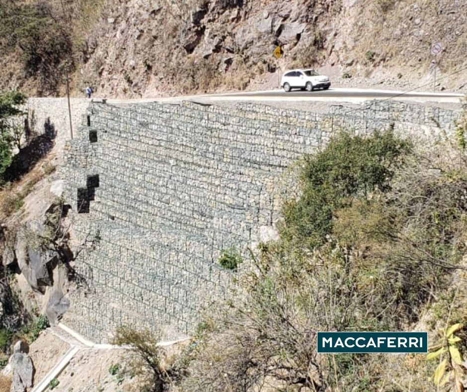 Muro mecánicamente estabilizado en vialidad del volcán Popocatépetl