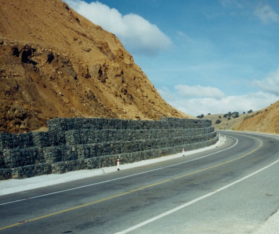 Casos de éxito del uso de gaviones para estructuras de contención en carreteras