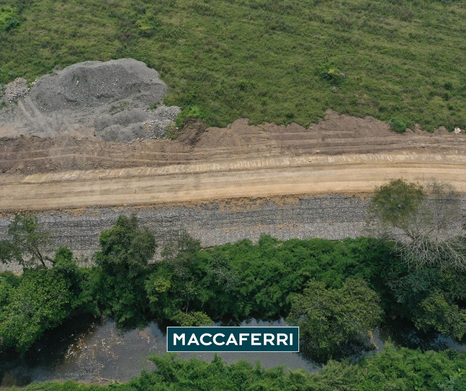 Uso de gavión tipo colchón en margen del Río Bobos