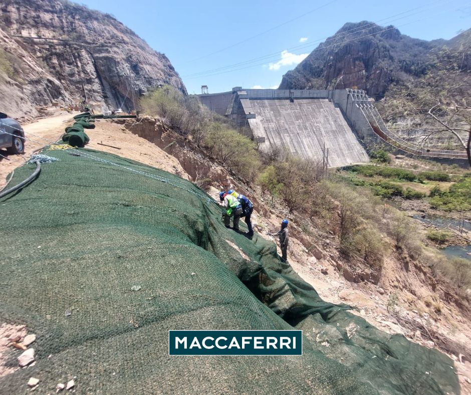 Uso de geomanta para revegetación en talud