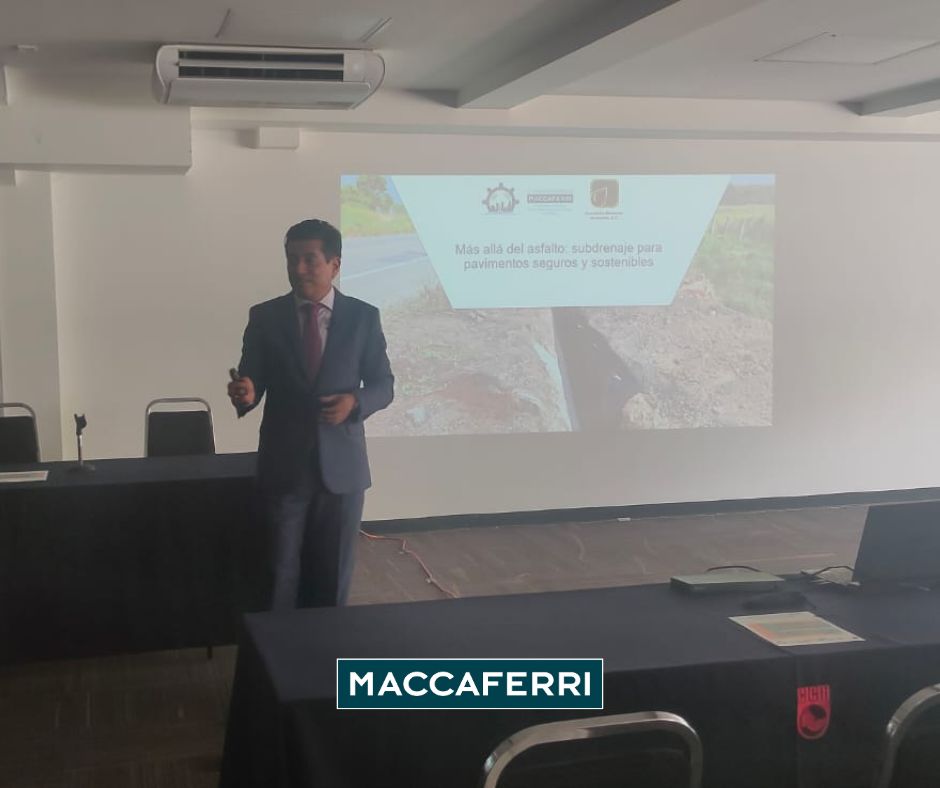 Ing José Ramón en el Simposio de Pavimentos 2025