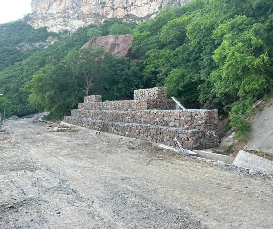 Muro de gaviones en obra de hidroeléctrica