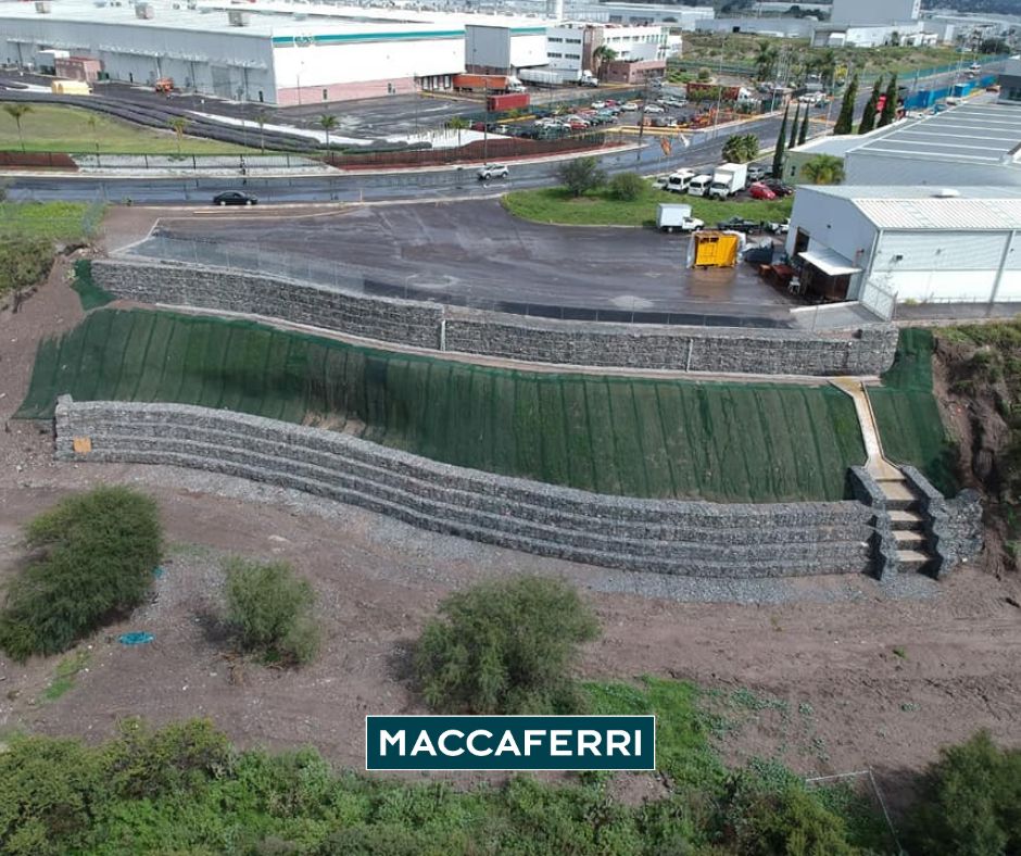 Muro mecánicamente estabilizado con gaviones en parque industrial de querétaro
