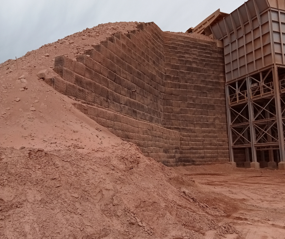 Muro mecánicamente estabilizado en minera