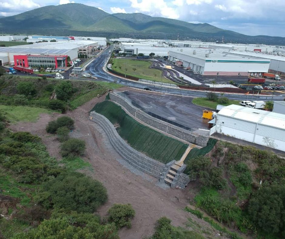 Uso de gaviones y geosintéticos en parque industrial querétaro