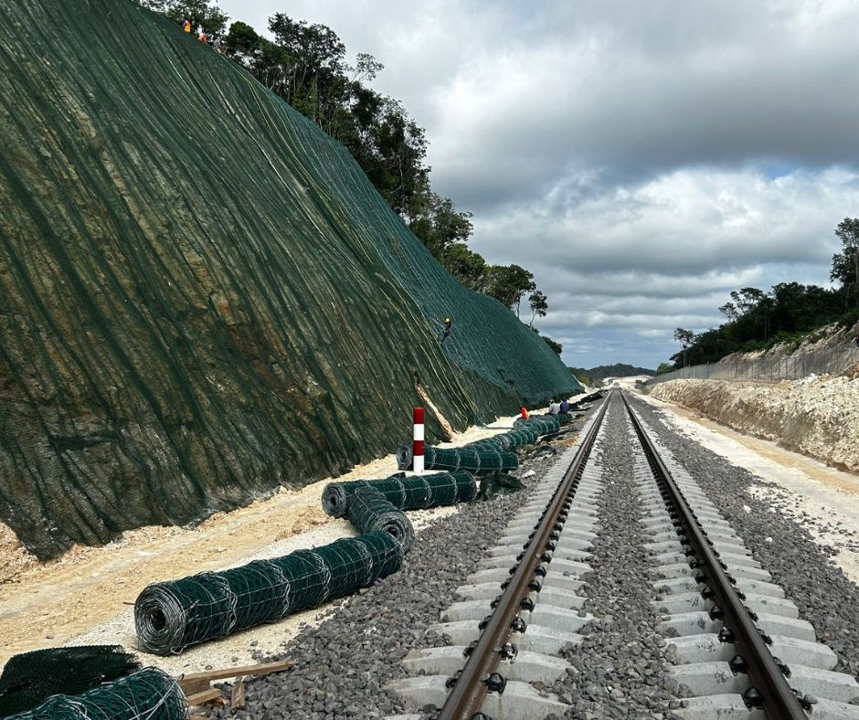 Barrera para contención de taludes RockMesh de Maccaferri