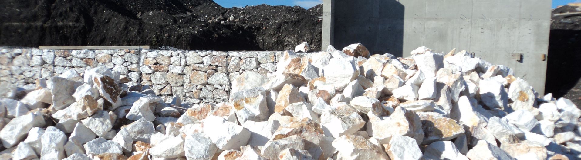Muros de gaviones para entorno urbanos: logra una contención estética y funcional con piedra natural y malla de acero