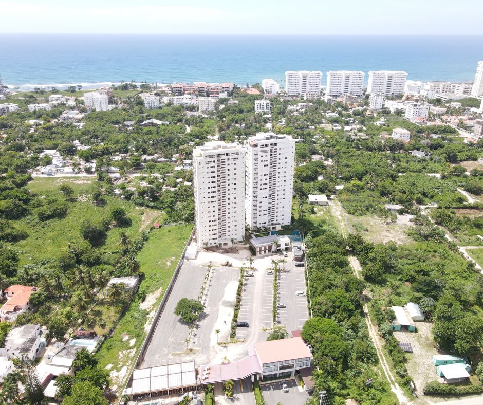 Uso de geosintéticos para reforzar suelo blando en Coral Cliffs