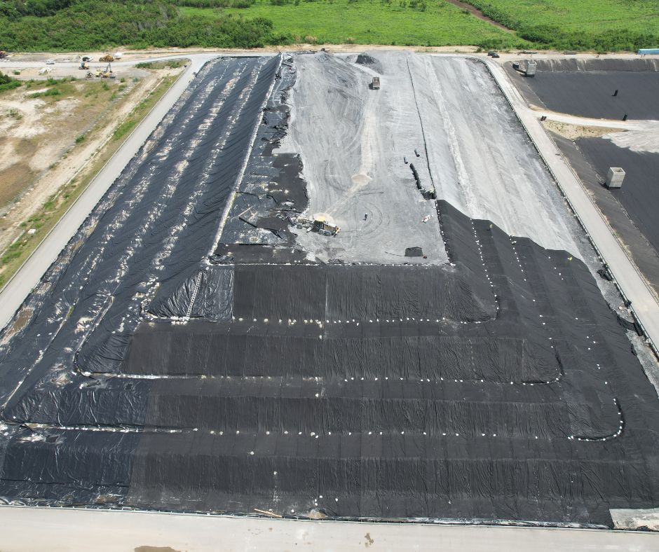 Cuál es la diferencia entre geomembranas y geotextiles