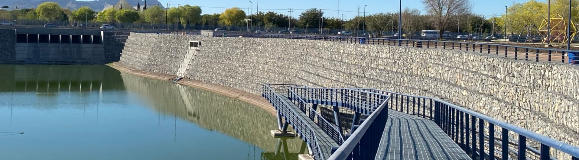 ¿Qué factores causan corrosión en la malla de acero doble torsión? 