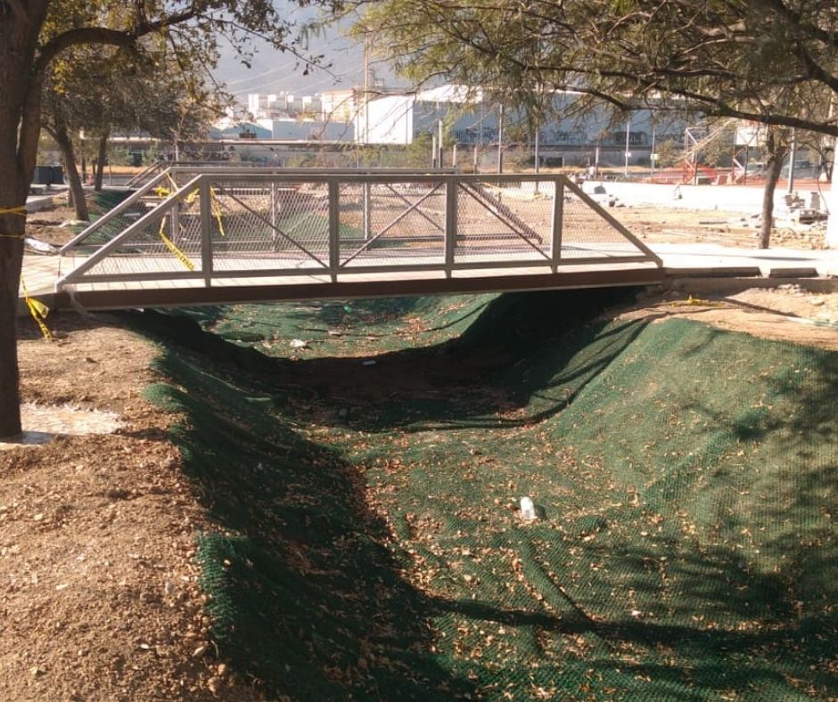 Geomantas para canalización en parque Glouthier de Nuevo León