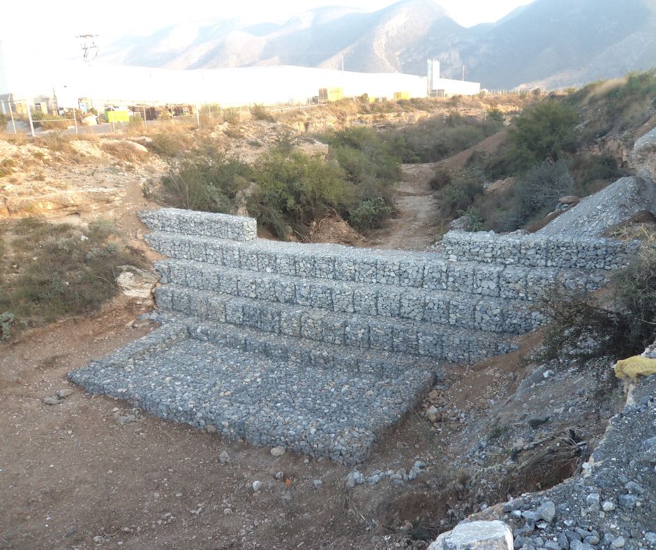 Sistemas para disipar energía hidráulica_gaviones de Maccaferri México