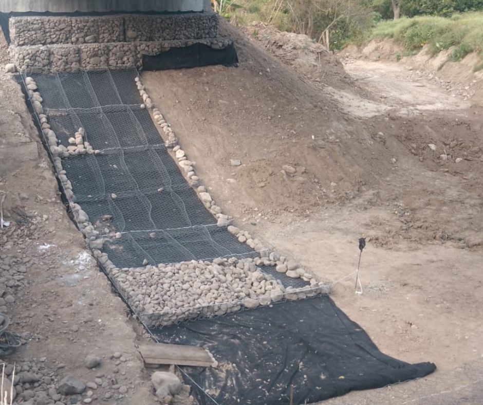 Colchón Reno usado para revestir canal en Veracruz