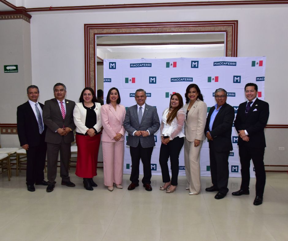 Gremio de Ingeniería Civil de Veracruz reunido