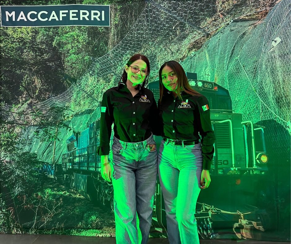 Jóvenes del congreso ALEICA en Maccaferri México