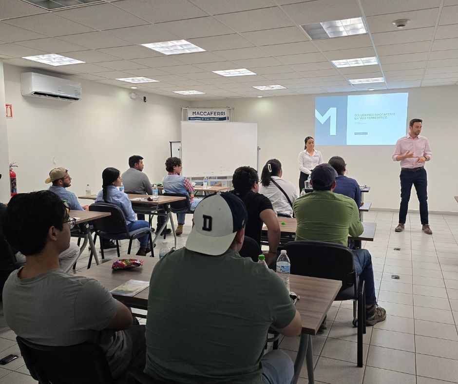 Jóvenes de ingenier civil recibieron capacitación sobre gaviones y geosintéticos