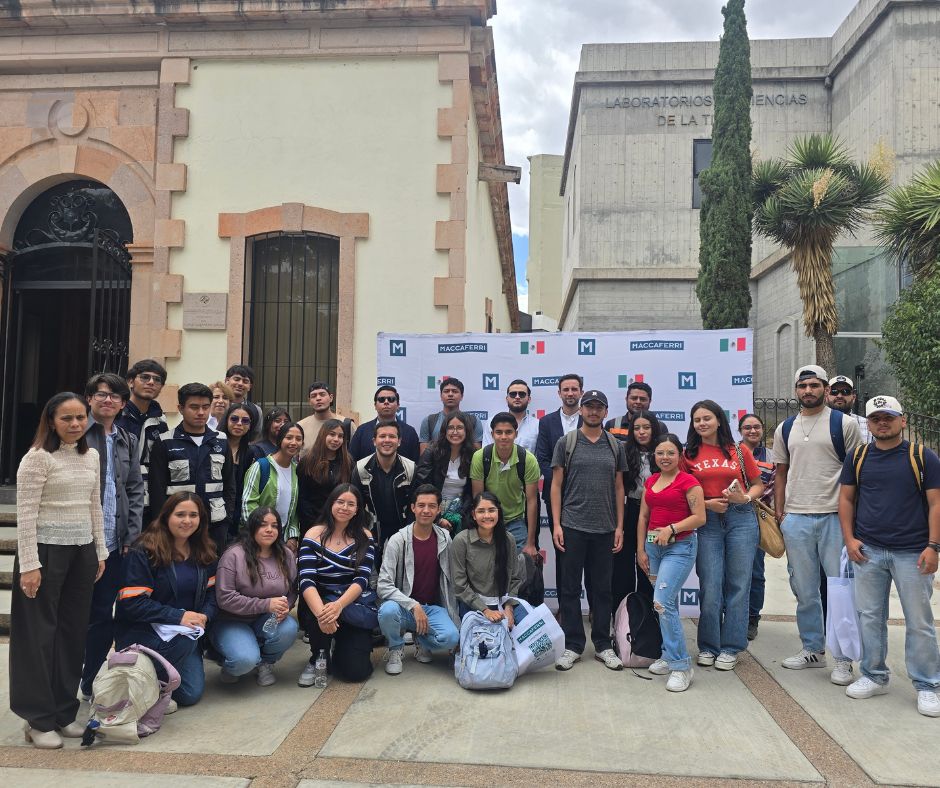 Asistentes al simposio sobre minería en Zacatecas