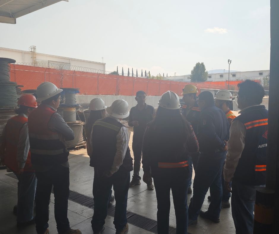 Estudiantes de geotecnia conocieron cómo se fabrica el gavión en Maccaferri