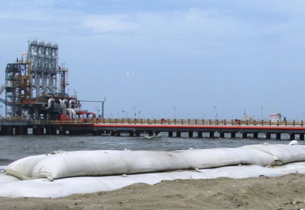 COASTAL PROTECTION WORKS USING GEOTEXTILE TUBES IN KOCHI (PETRONET)