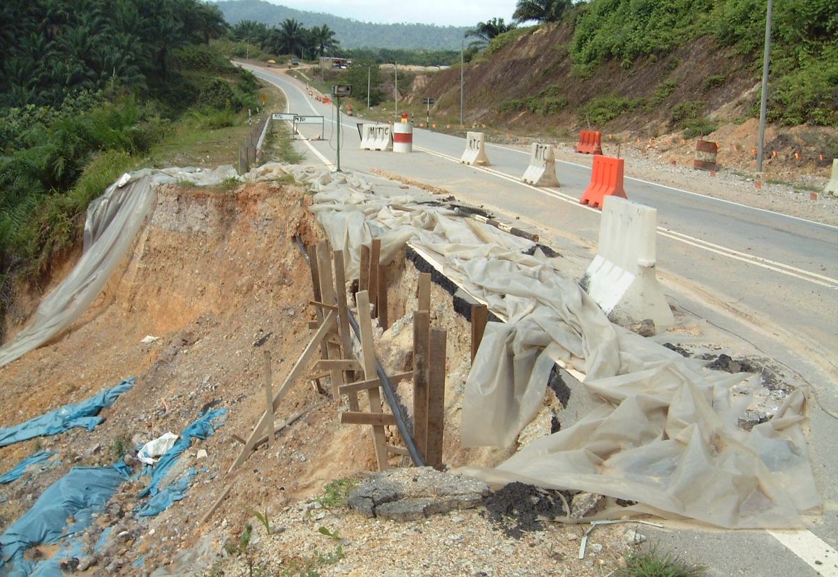 SLOPE REINSTATEMENT AT KUANTAN, PAHANG, MALAYSIA