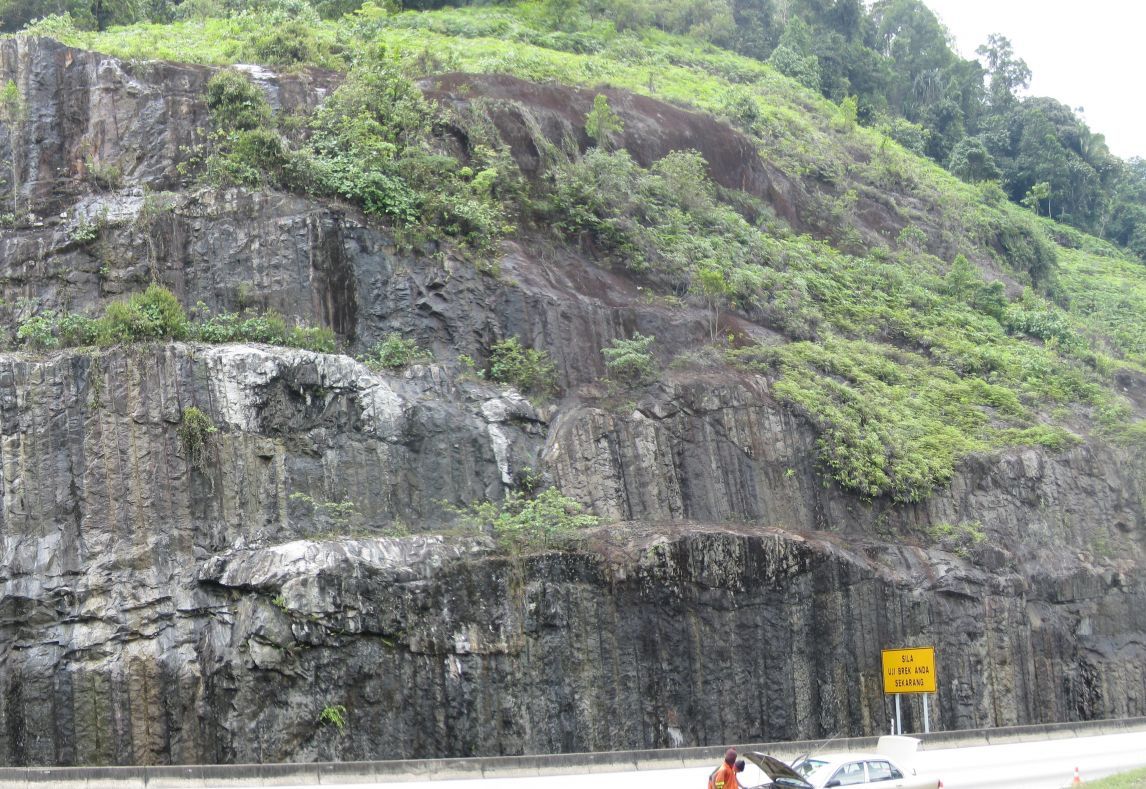 ROCKFALL PROTECTION AT NORTH SOUTH EXPRESSWAY, IPOH, PERAK